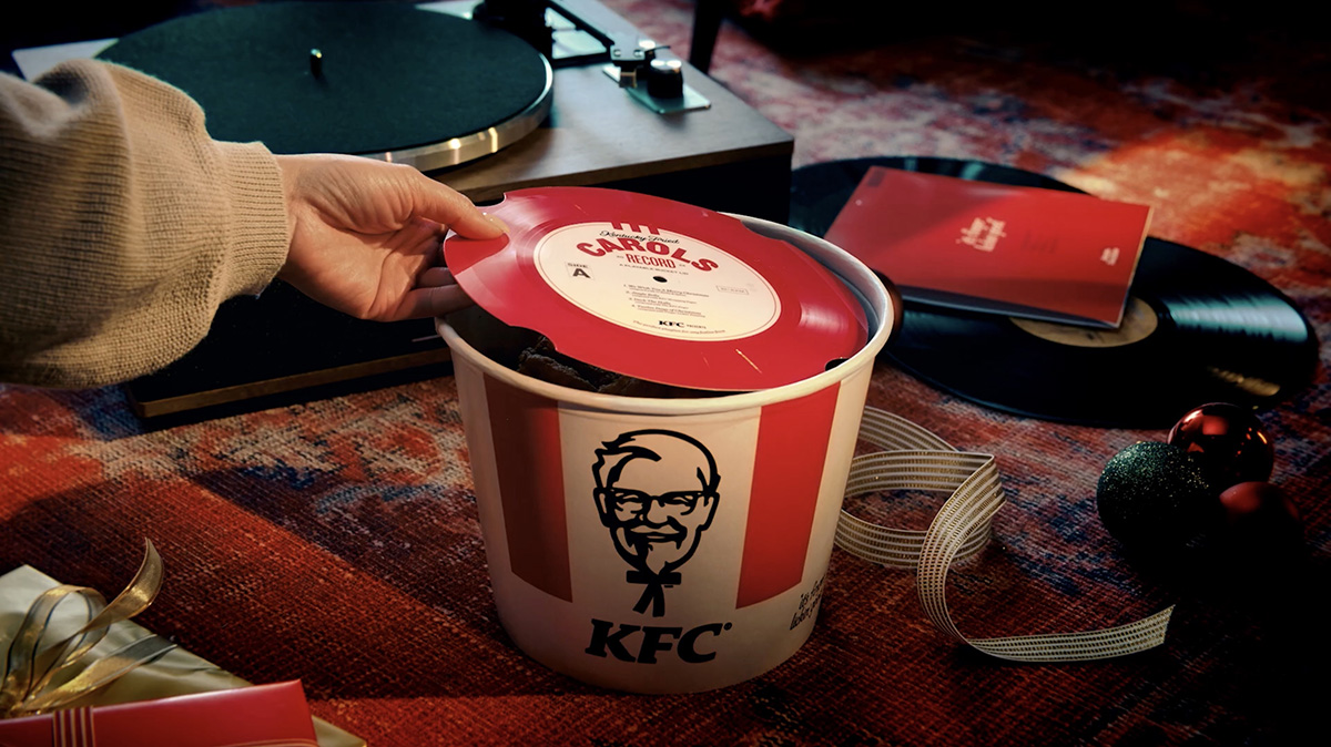 KFC transforme ses buckets en objets collector avec des vinyles festifs